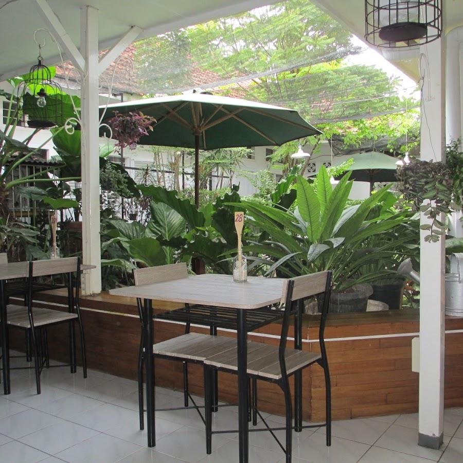 Madame Wang Secret Garden, Klojen