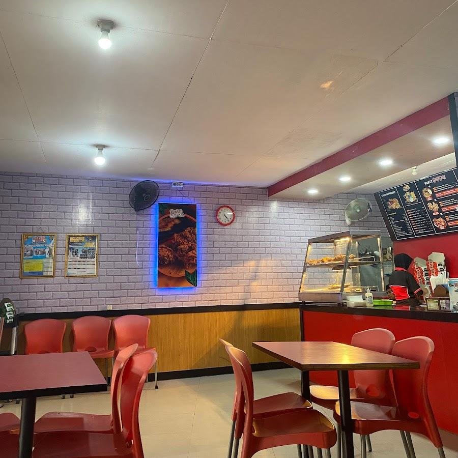 Rocket Chicken, Kebakkramat