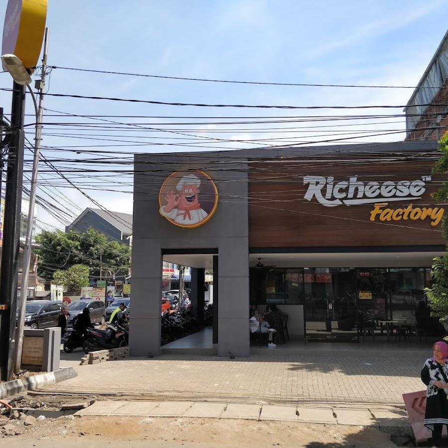 Richeese Factory, Fatmawati