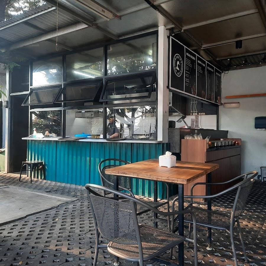 Bebeke Om Aris, Ciumbuleuit