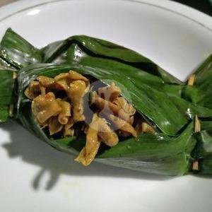 Pepes Usus menu Ayam Goreng Suniaraja, Lengkong