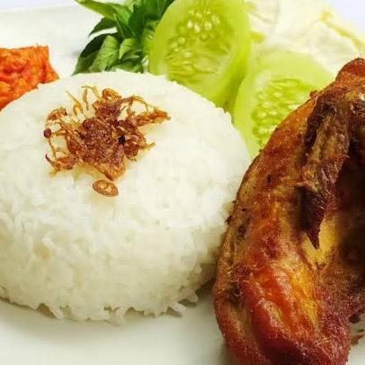 Paket Ayam Goreng Paha menu Pecel Lele Ibu Iis, Kelapa Gading