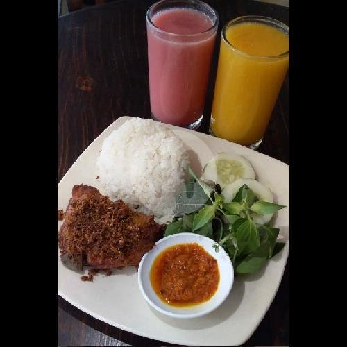 Juice(alpokat/jambu/mangga) + Nasi Ayam Smbl Bawang Lalap menu Ayam Remok, Muntilan