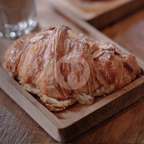 Review Menarik Restoran Paper & Sip di Cirebon: Tempat Nongkrong Cozy dengan Croissant Juara