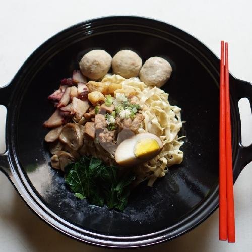 Mia Bakso Ikan menu Bakmi Ahua