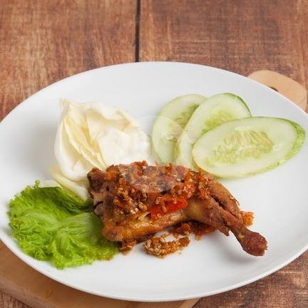 Ayam Gepuk Paha menu Ayam Gepuk Pak Gembus Cab Unand, Muhammad Hatta