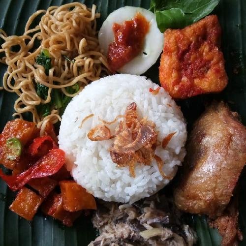 Peyek Udang menu Pecel Pincuk Dieng, Sukun