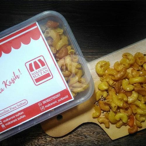 Mie Kriuk Pedas Asin menu Makaroni Sultan Dan Es Teler Yummy, Babakan Surabaya