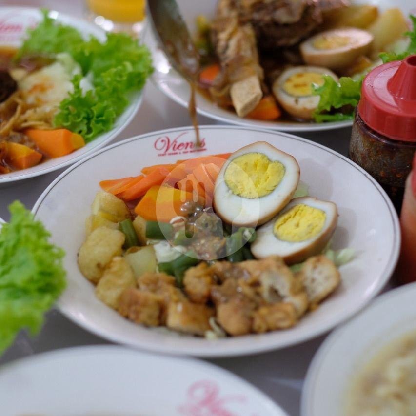 Nasi Timlo menu Viens Selat Segar dan Sup Matahari, Palur Plaza
