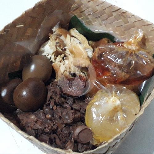 Nasi Gudeg Spesial Besek menu Gudeg Jogja Bu Marni, Pucang Sewu