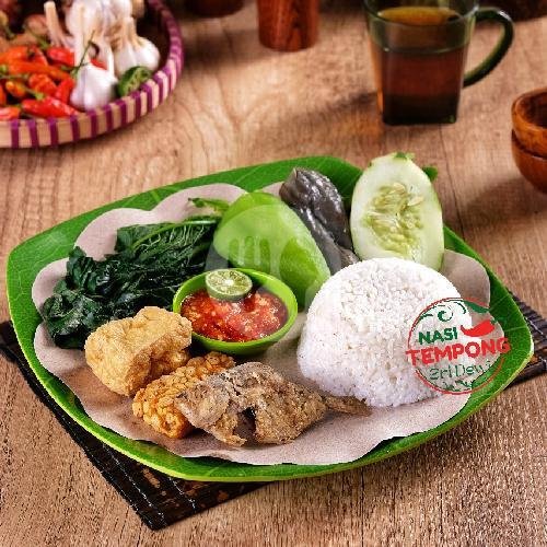 Nasi Tempong Sri Dewi: Surga Kuliner Autentik di Surabaya