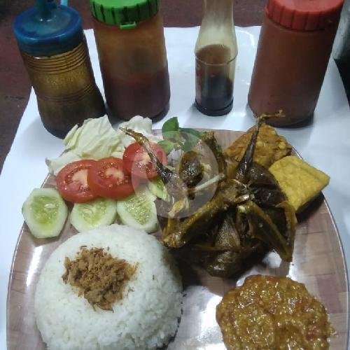 Ayam Goreng Asam Manis + Nasi menu Seafood & Pecel Lele Putra Ronggolawe, Tawang