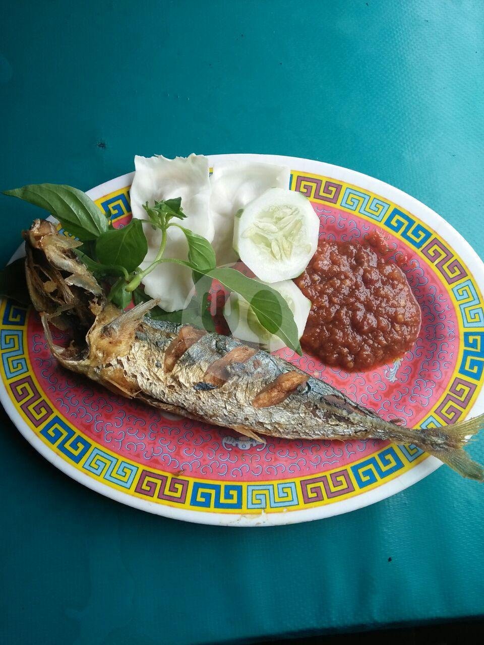 Nasi Uduk / Putih Bandeng menu Lesehan Nasi Uduk Dan Penyetan Barokah, KH Muhdi