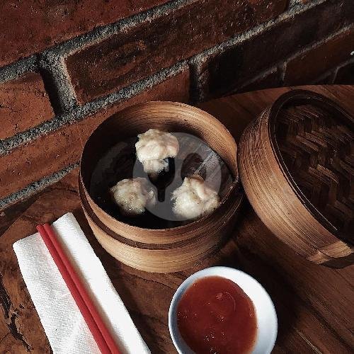 Pangsit Goreng + Teh menu Bomah Resto, Sekaran
