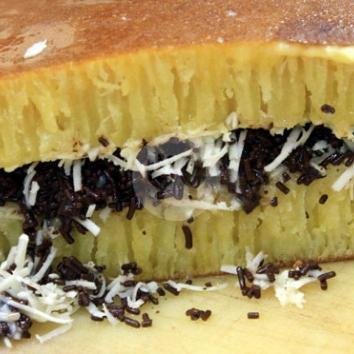 Sedang Pisang menu Martabak Aang Aspen, Plumbon