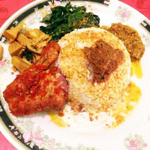 Nasi Rendang Daging menu Masakan Padang Ampera Mewah, Sumbersari