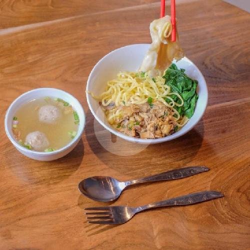 2 Box Chicken Bento + Teh menu Bomah Resto, Sekaran