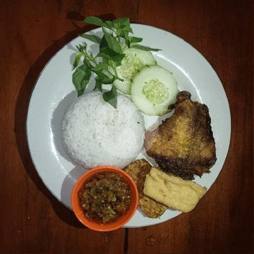 Review Ayam Lunak Bu Ani: Kuliner Ayam Lezat di Magelang Utara