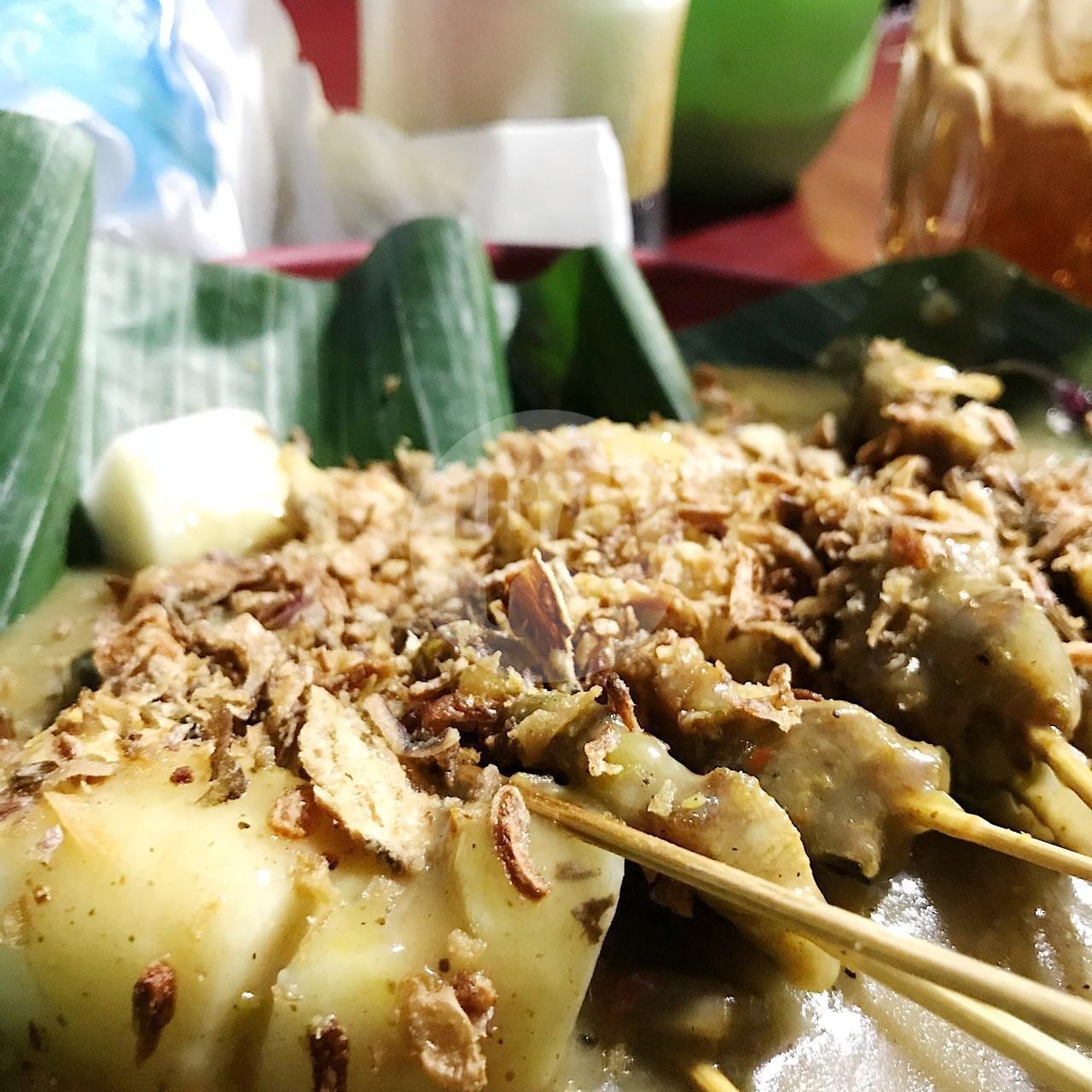 Keripik Balado menu Sate Padang Mak Adjat, Gunung Sahari