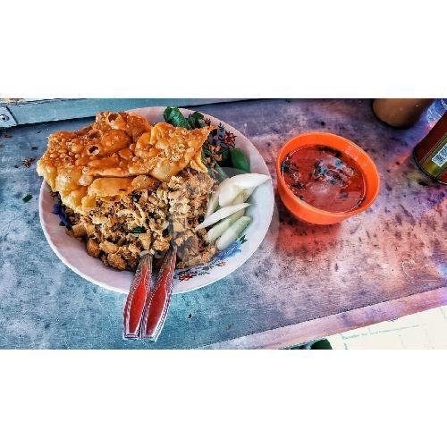 Pangsit Mie Ayam Pak Jo: Kenangan Manis di Setiap Suapan di Krembangan Surabaya