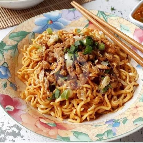 Mie Pangsit Pedas Gurih Level 1-4 menu Mie Karisma, Sedati