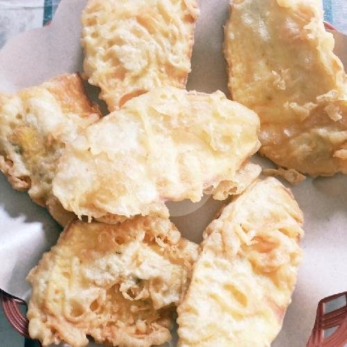 Cengkodo Pisang menu Nasi uduk Restu Ibu Pasekan, Stan