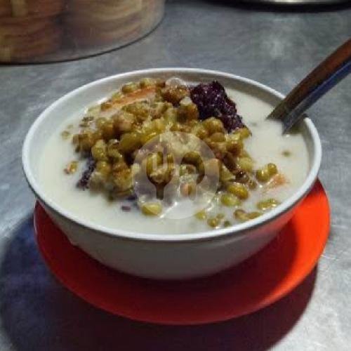 Bubur Ayam & Kacang Ijo Madura: Nostalgia Rasa di Tengah Kota Bandung