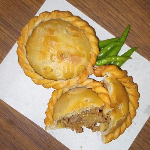 Pastel Ayam menu Pastellia, Bintaro
