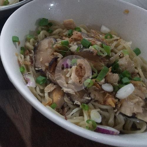 Yammie Ayam Pangsit Jumbo menu Super Yammie & Ayam Goreng Kencana, Kyai Mojo