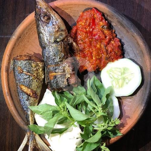 Combo Plater menu Warung Kopi Mbatik, Sinduadi