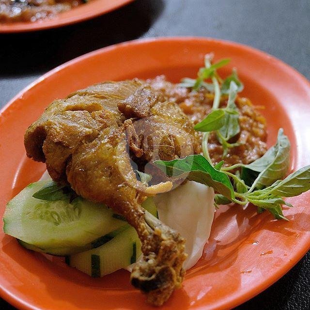 Nasi Ayam Goreng menu Pecel Lele dan Soto Ayam Lamongan Wahyu Jaya, Mlati