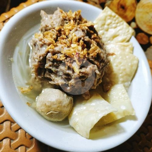 Review Bakso Jumbo Bledoss: Kuliner Wajib di Probolinggo