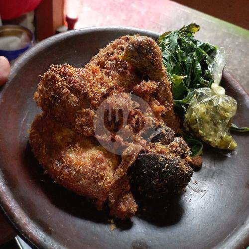Nasi Rendang Daging menu Ayam Bumbu Tulang Lunak Cabe Ijo Uni Zarmi, Pandansari
