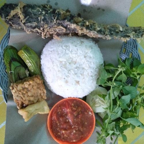 Lele Krispi Satu Porsi Isi 2 menu Lalapan Top One, Wisnu Wardhana