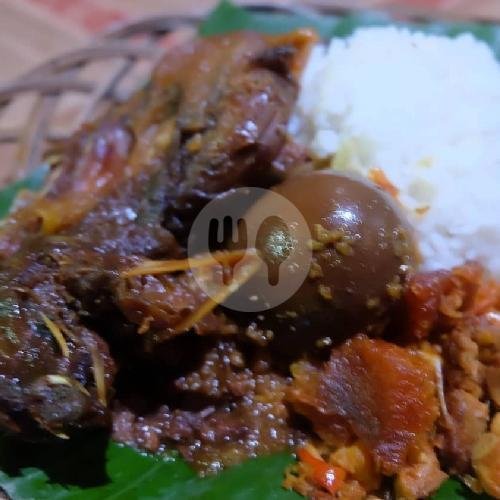 Nasi Gudeg Sayap Telor menu Gudeg Yu Djum Wijilan 31, Plengkung Wijilan