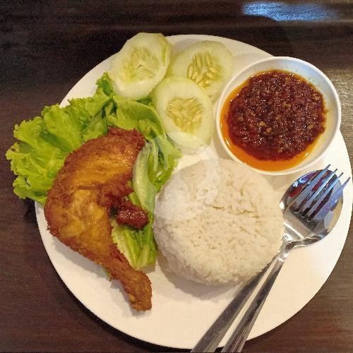 Ayam Goreng Cairo menu Rumah Makan Cairo, Banyuwangi Kota