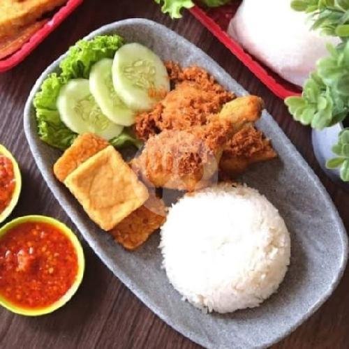 Nasi Ayam Ceplok Mata Sapi menu Kedai Mamah Owen Pribumi, Baleendah