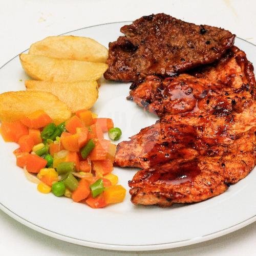Nasi Goreng Ayam menu Pulung Steak & Nasgor, Ngestiharjo, Kasihan, Bantul