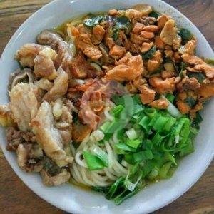 Mie Ayam Spesial menu RM Bakso Kikil, Mojolaban