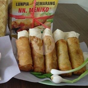 Review Menarik Pusat Oleh Oleh Wingko Babat & Lunpia NN Meniko di Semarang