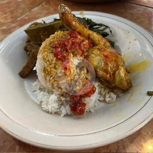 Nasi Ayam Goreng menu Rm Padang Ampera Saiyo