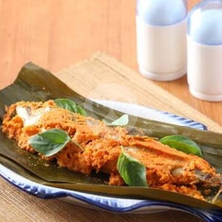 Brengkesan Ikan Pindang ( Pepes) menu Penyetan John Mudah Barokah, Wonorejo Timur