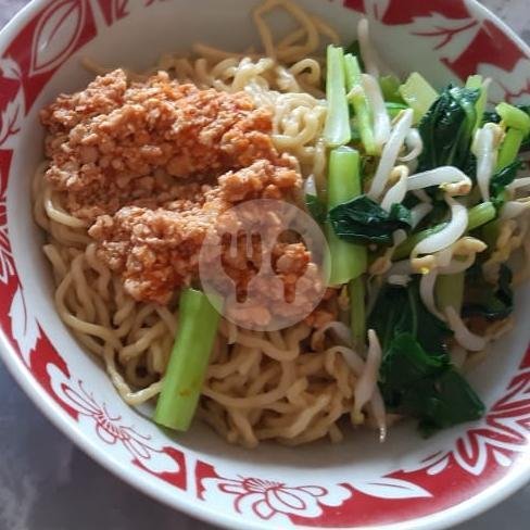 Mie Kriting Pangsit Rica menu Bakmi Bangka Hokky, Mekar Utama