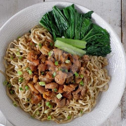 Bakmi  Ayam Spesial menu Bakmi Kaka, Arcamanik