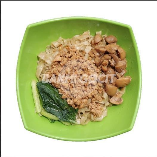 Bakmi lebar ayam jamur menu Bakmi Gocit, Muara Karang