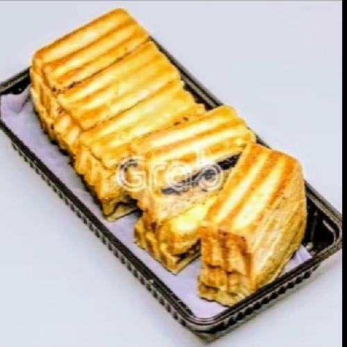 Roti Casino Bakar 1/2 Coklat -1/2 Keju menu Roti Bakar Novita, Sekemirung Kidul