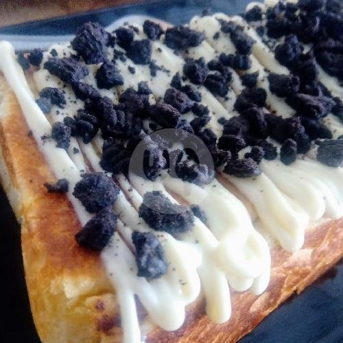 Rotop Coklat Strobery menu Roti Bakar Sarfaraz, Goalpara