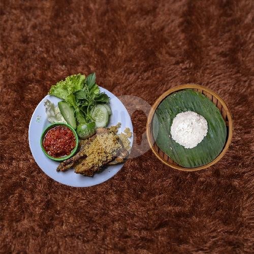 Paket Nasi Empal Goreng Serundeng menu Tenda Makan Pak Kumis Antasari, Cipete Selatan
