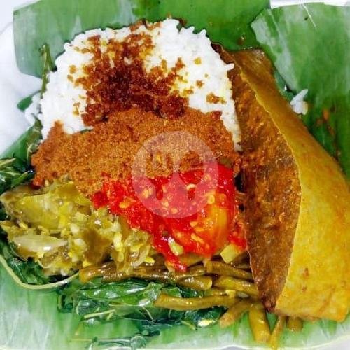 Nasi Kepala Kakap Komplit menu Rumah Makan Padang Kurnia Saiyo, Mayor SL Tobing