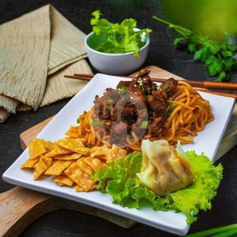 Mie Julid Nyelekit menu Kedai Mie Nyinyir, Baturetno